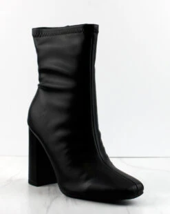 Bruno 1Women's Block Heeled Pointed Toe Ankle Boots