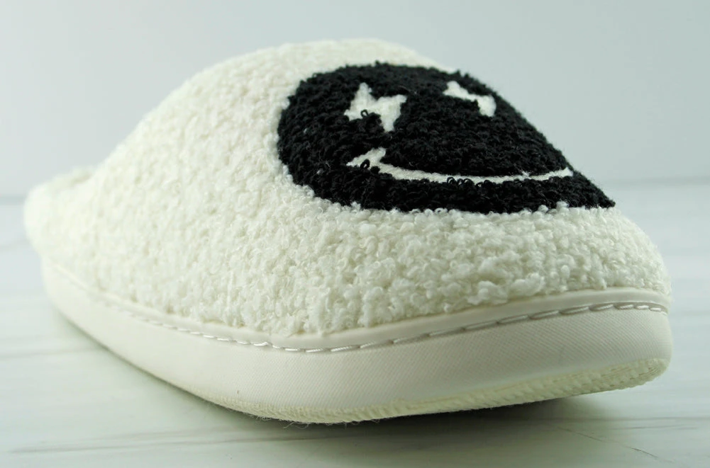 Derby 1 Women's Smiley Face Casual Comfort Slippers 6 Derby 1 Women's Smiley Face Casual Comfort Slippers - Image 4