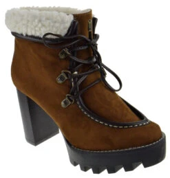 Bamboo Intensity 05 Womens Platform Suede Heeled Ankle Boot