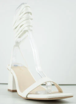 Bamboo Lasting 43 Women's Single Band Chunky Low Heeled Sandals