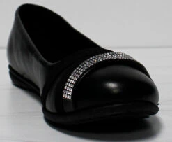 Forever Mendoza 12 Women's Rhinestone Round Toe Comfort Flats