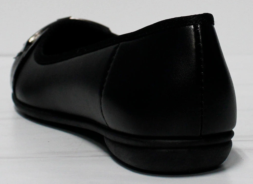 Forever Mendoza 32 Women's Chain Accent Round Toe Comfort Flats 5 Forever Mendoza 32 Women's Chain Accent Round Toe Comfort Flats - Image 3