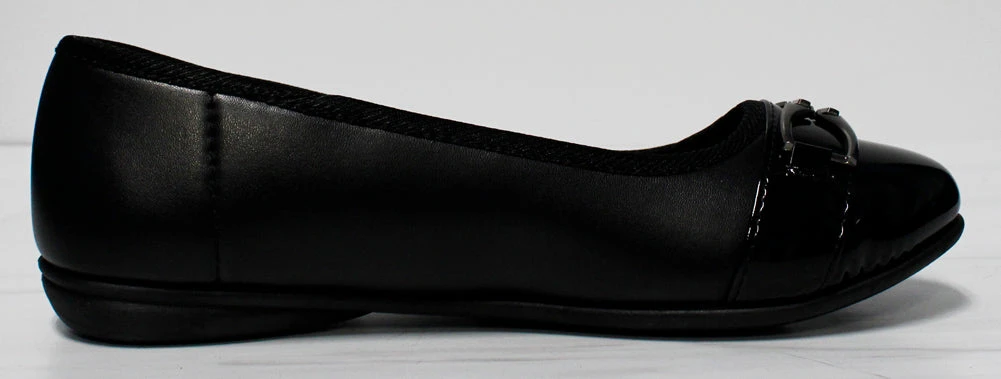 Forever Mendoza 32 Women's Chain Accent Round Toe Comfort Flats 4 Forever Mendoza 32 Women's Chain Accent Round Toe Comfort Flats - Image 2