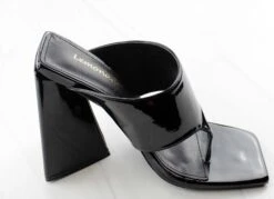 Augustine Womens Square Toe Chunky Triangle Heeled Pumps