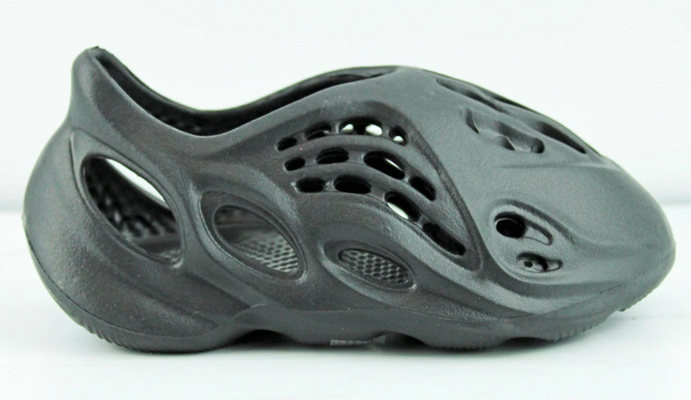 Catalina Little Kid's Foam Runner Cut Out Sneakers 4 Catalina Little Kid's Foam Runner Cut Out Sneakers - Image 2