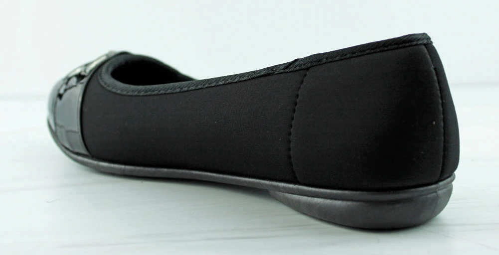 Forever Mendoza 32 Women's Chain Accent Round Toe Comfort Flats 11 Forever Mendoza 32 Women's Chain Accent Round Toe Comfort Flats - Image 9