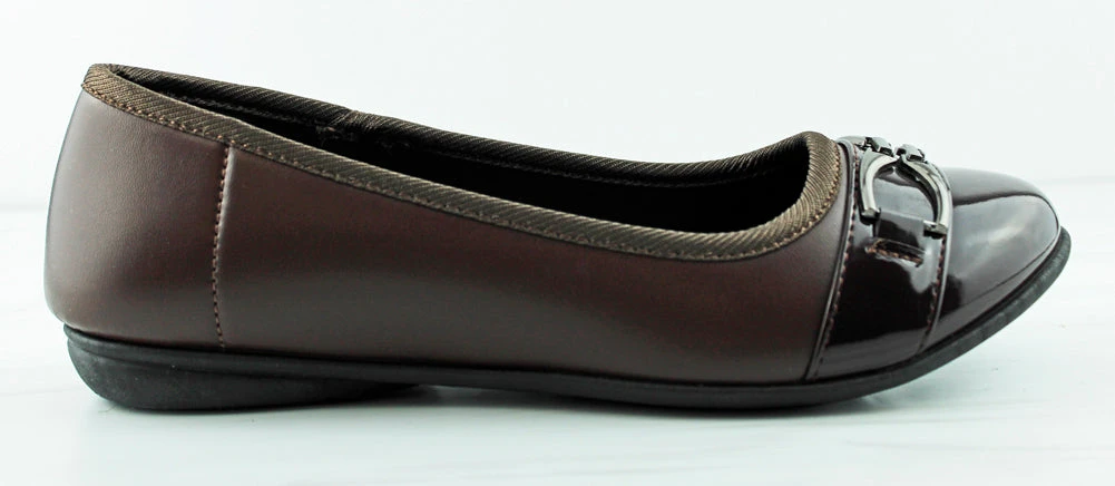 Forever Mendoza 32 Women's Chain Accent Round Toe Comfort Flats 7 Forever Mendoza 32 Women's Chain Accent Round Toe Comfort Flats - Image 5