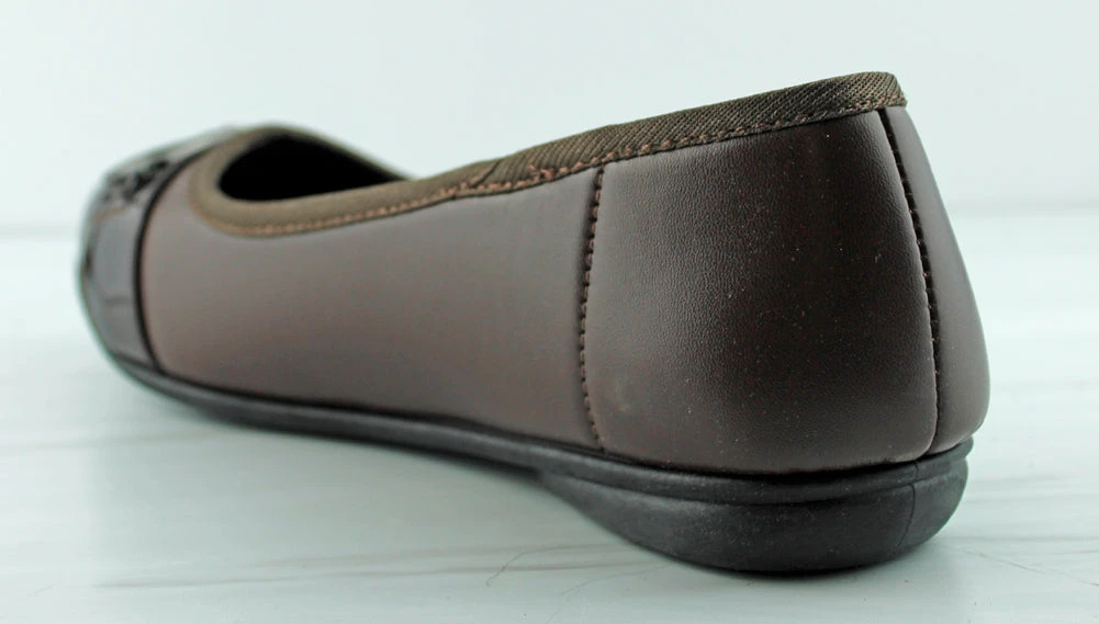 Forever Mendoza 32 Women's Chain Accent Round Toe Comfort Flats 8 Forever Mendoza 32 Women's Chain Accent Round Toe Comfort Flats - Image 6