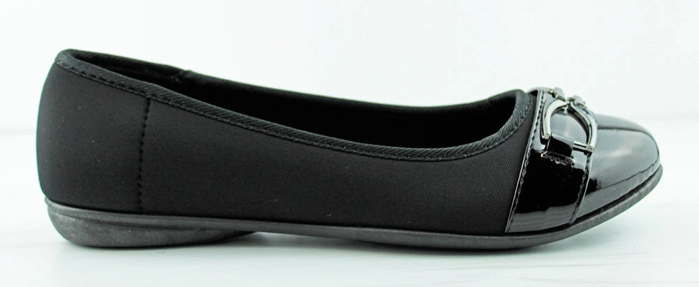 Forever Mendoza 32 Women's Chain Accent Round Toe Comfort Flats 10 Forever Mendoza 32 Women's Chain Accent Round Toe Comfort Flats - Image 8