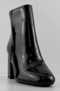 Bamboo Tux 03 Women's Round Toe Block Heeled Ankle Booties